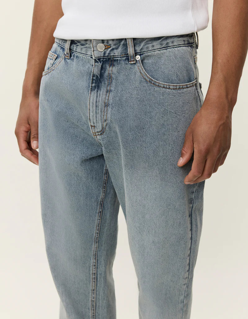 LES DEUX Ryder Washed Denim Pants Light Indigo Wash