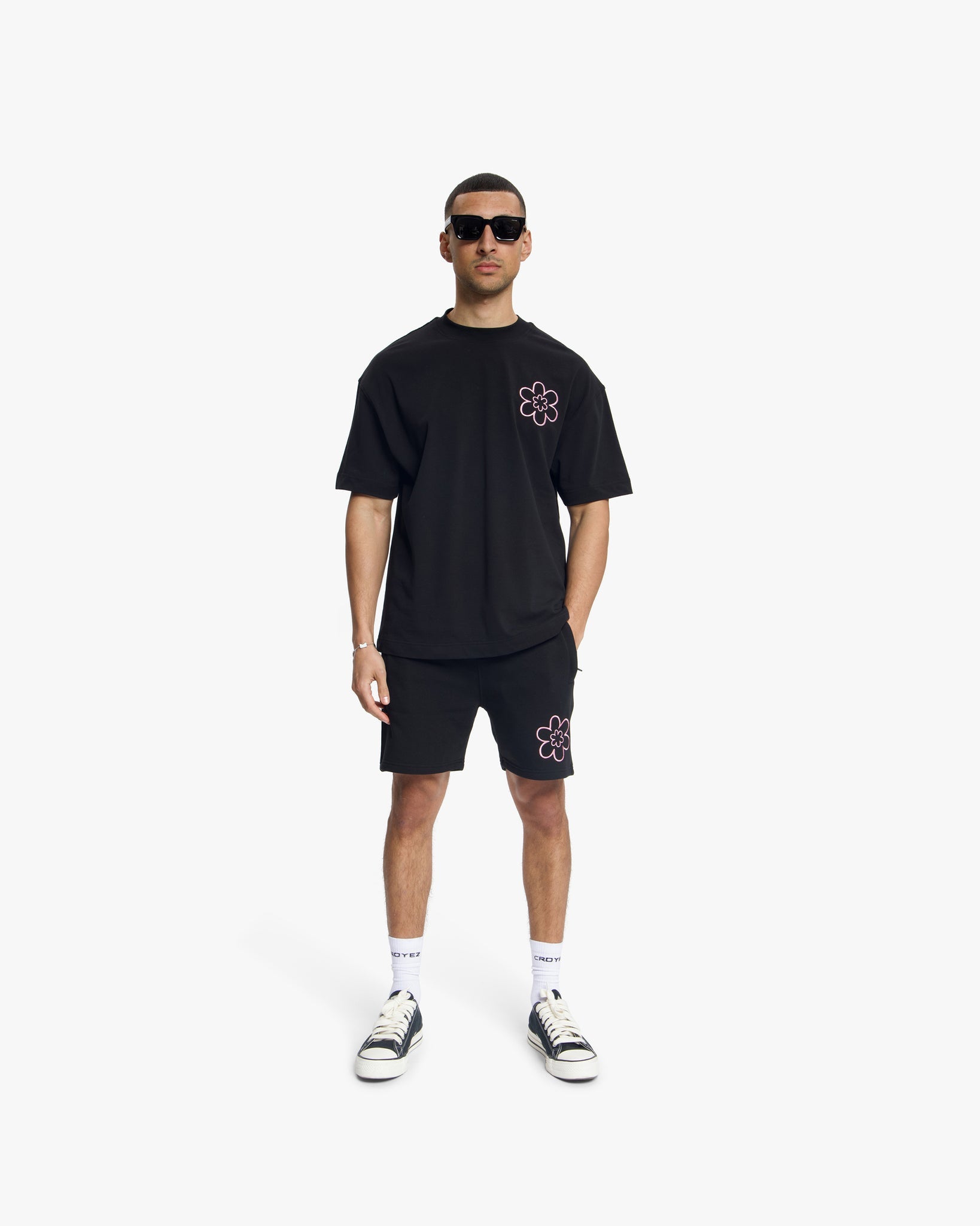 Croyez Contour De La Fleur T-Shirt | Black