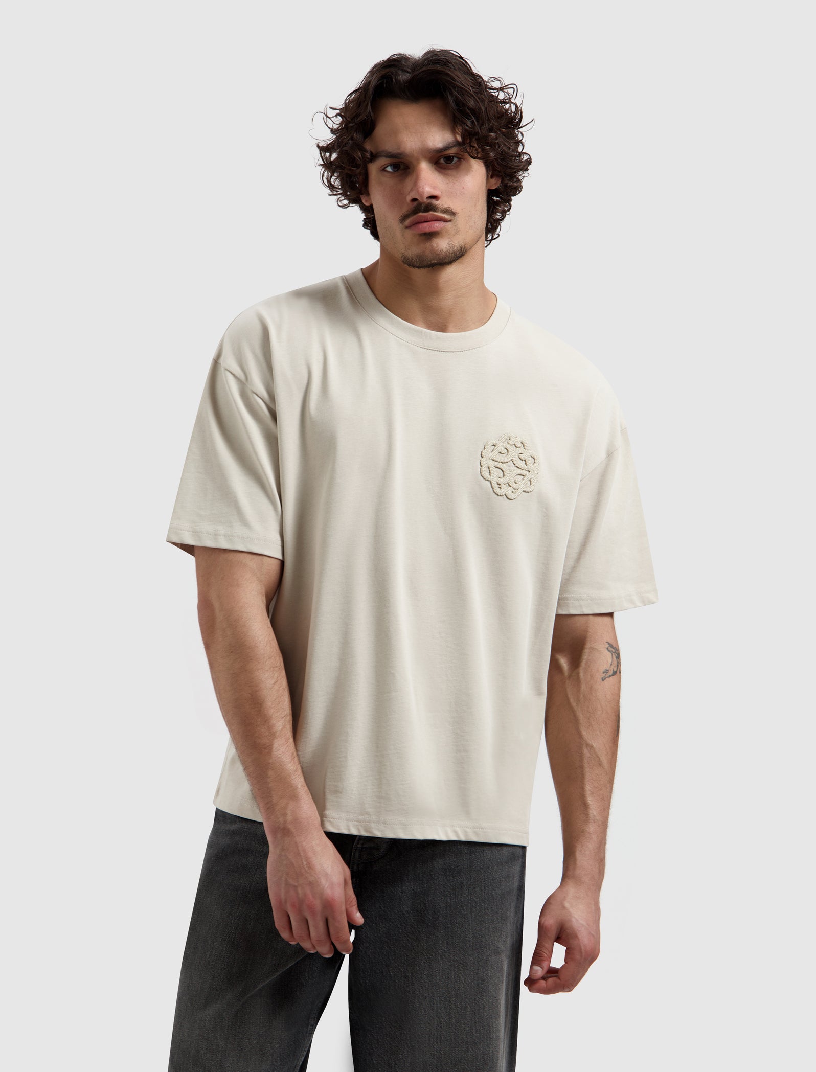 PURE PATH EMBLEM BADGE T-SHIRT Sand
