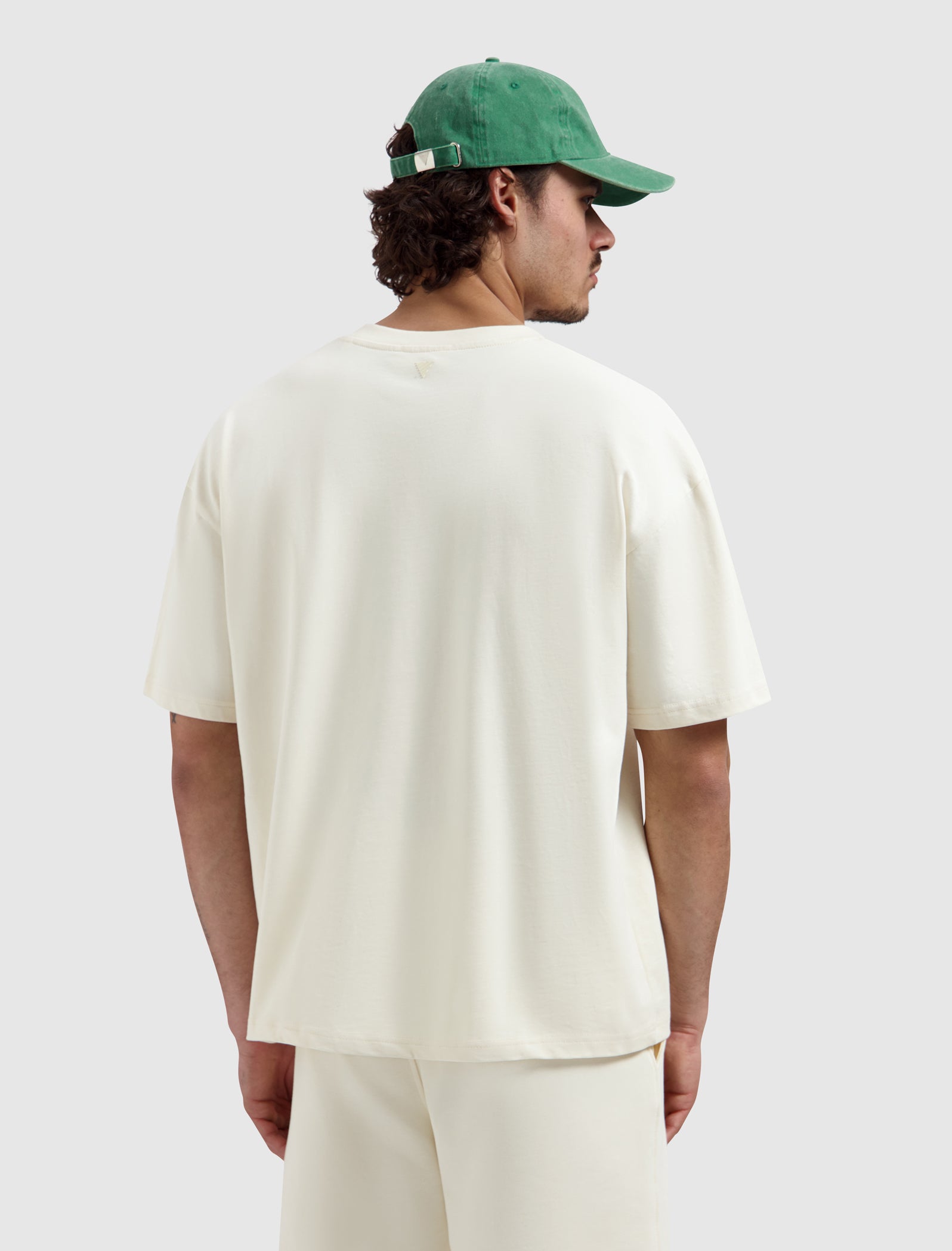 PURE PATH EMBLEM BADGE T-SHIRT Ecru