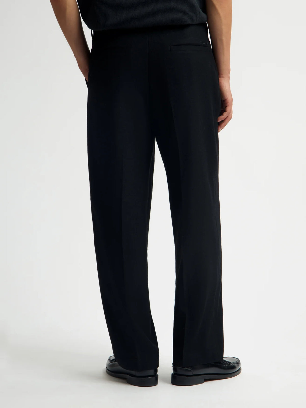 OLAF WOOL BARREL LEG PANT Black