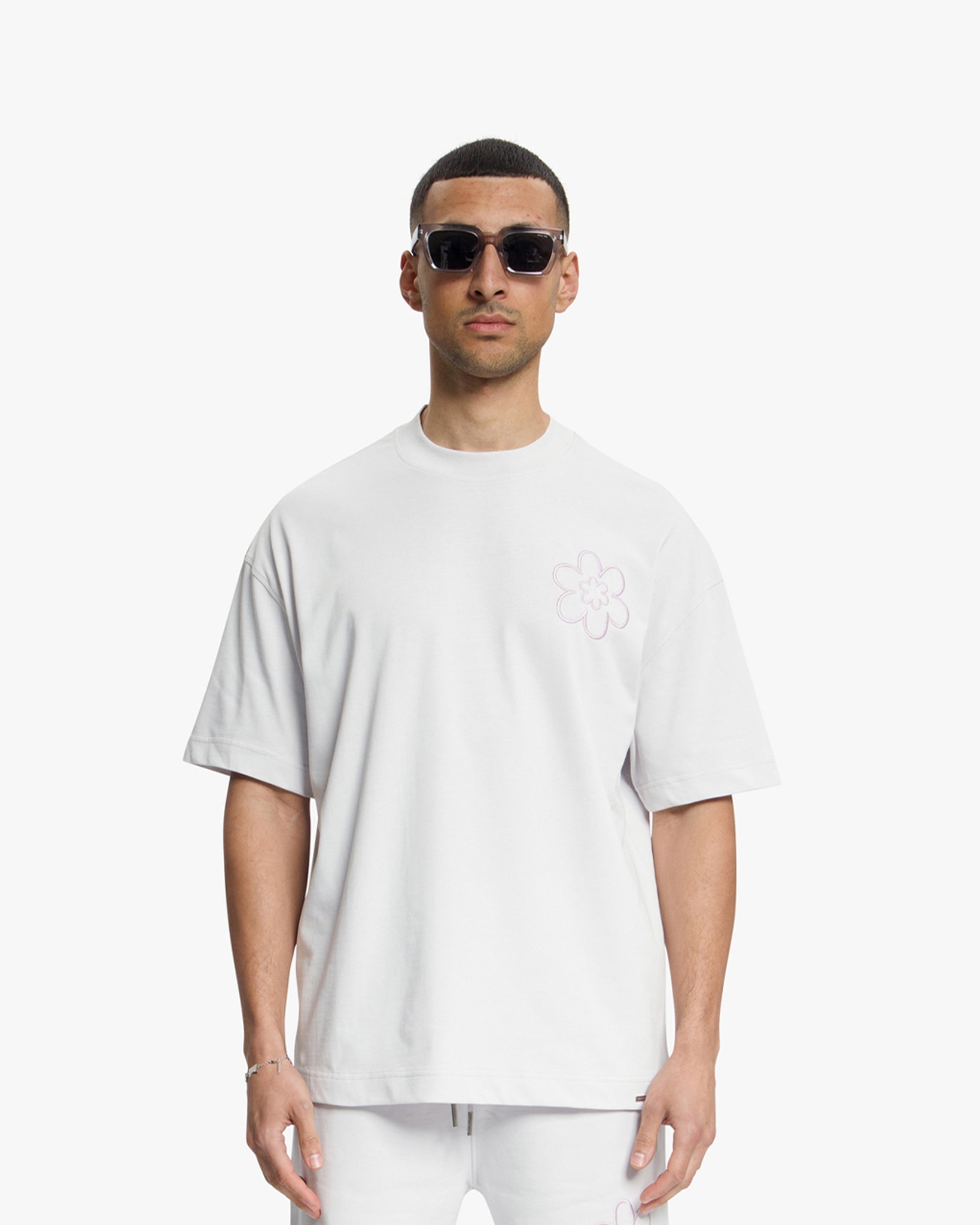 Croyez Contour De La Fleur T-Shirt | Light Grey