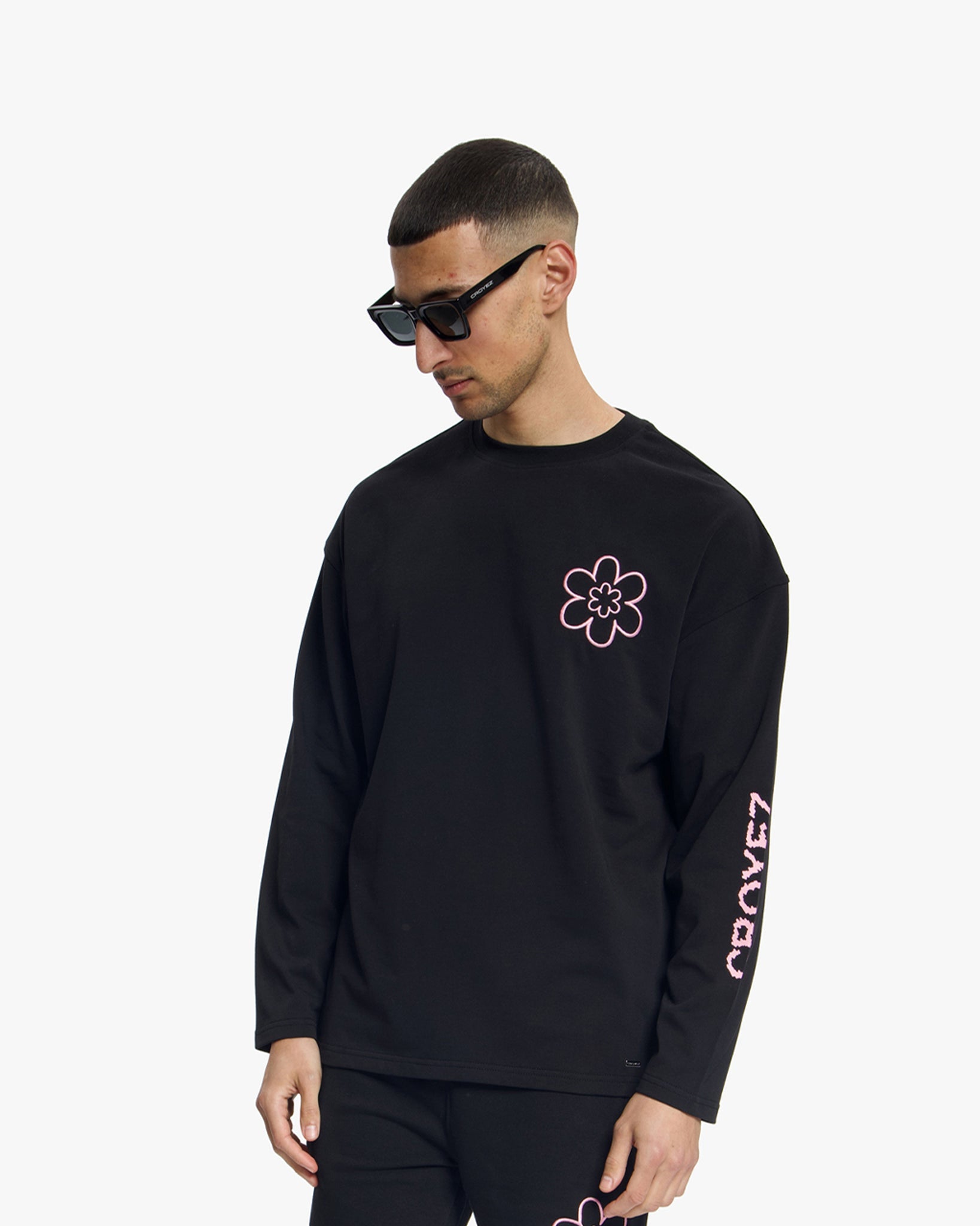 Croyez Contour De La Fleur Longsleeve | Black