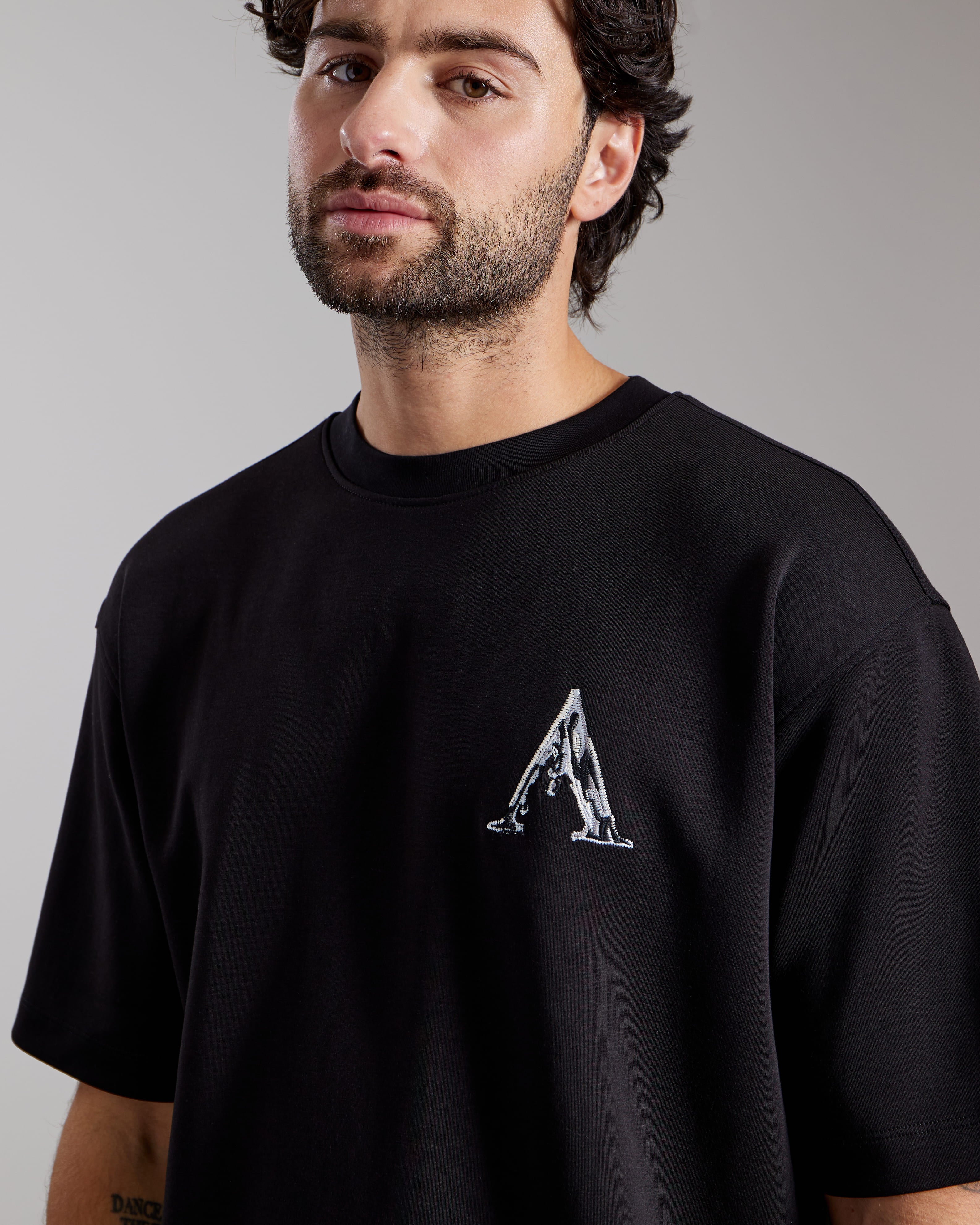 AEDEN ETTORE TEE BLACK