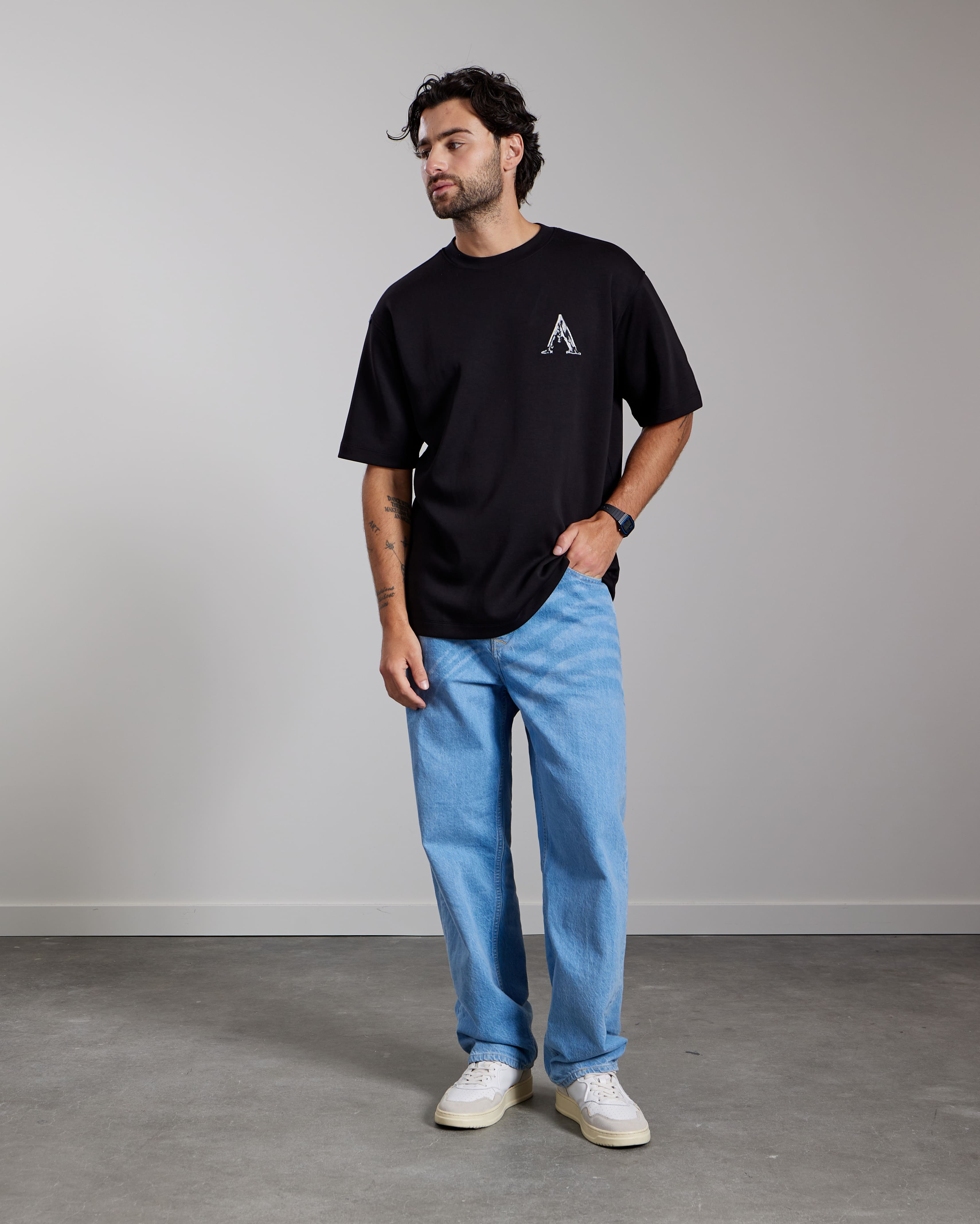 AEDEN ETTORE TEE BLACK