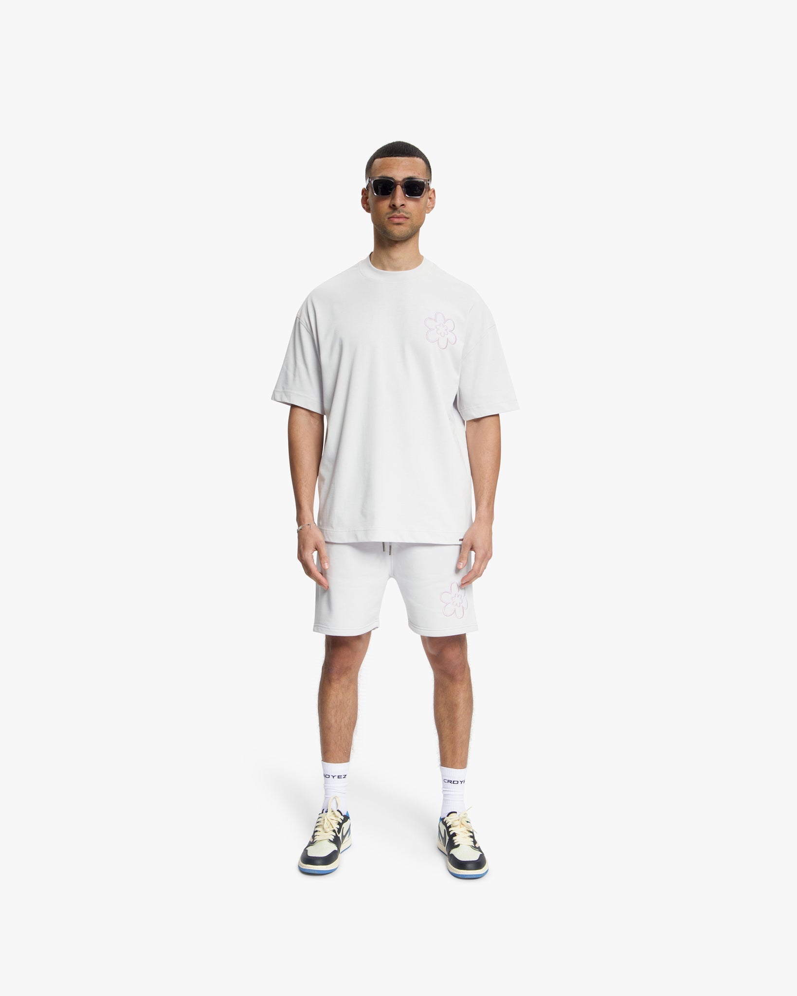 Croyez Contour De La Fleur T-Shirt | Light Grey
