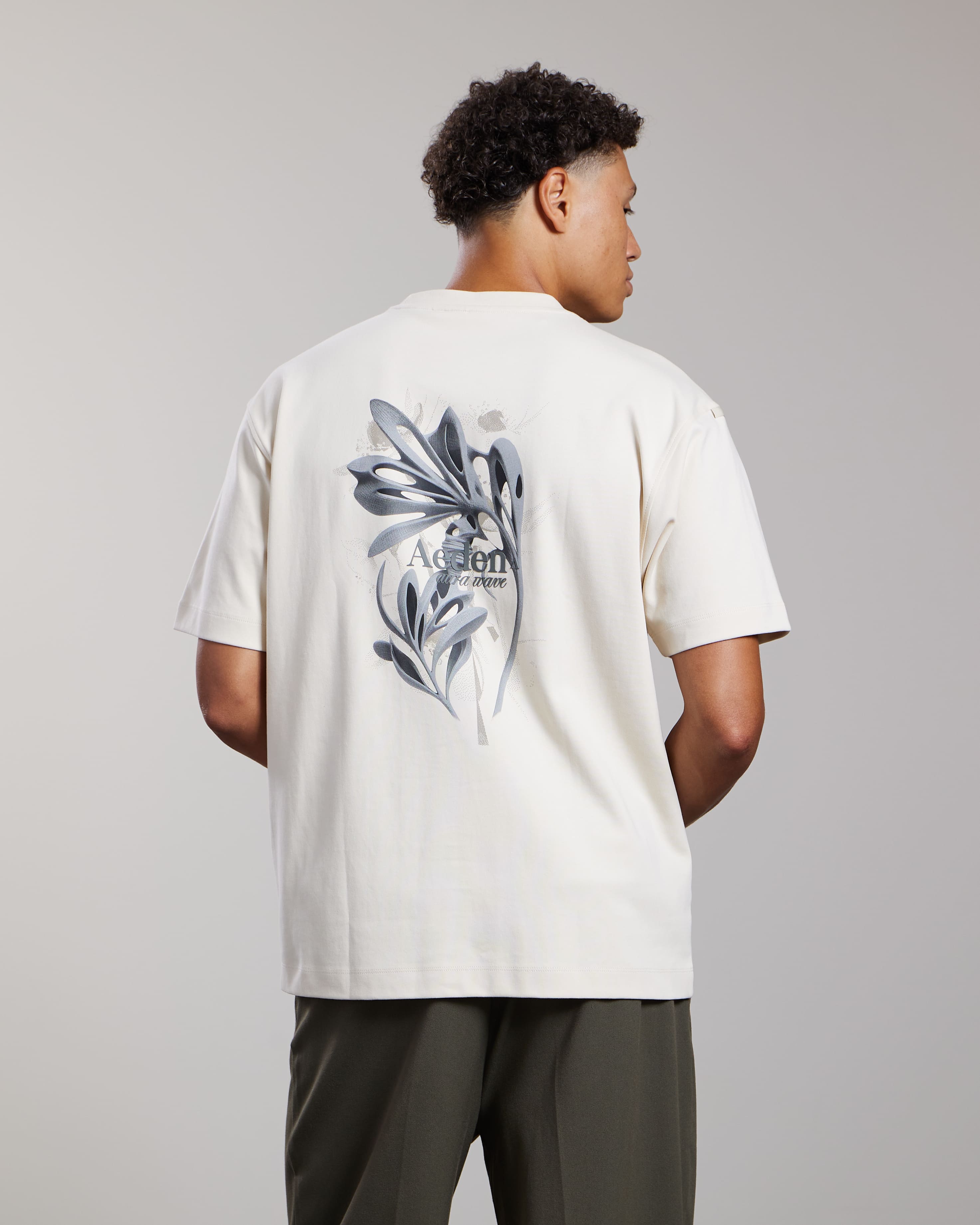 AEDEN ASH TEE WHITE CAP GREY