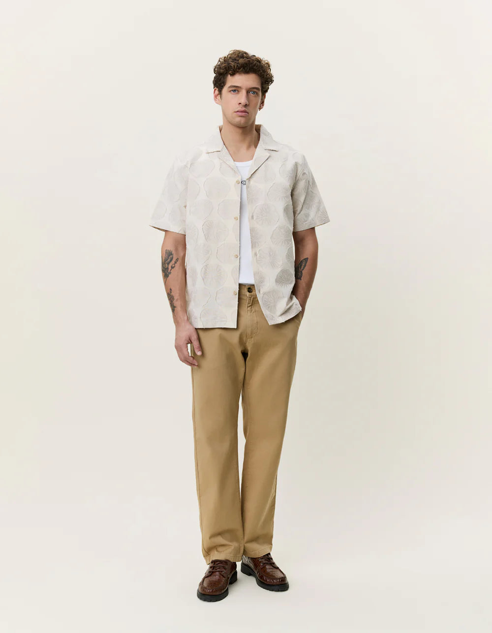 LES DEUX Dahlia Jacquard SS Shirt Light Sand