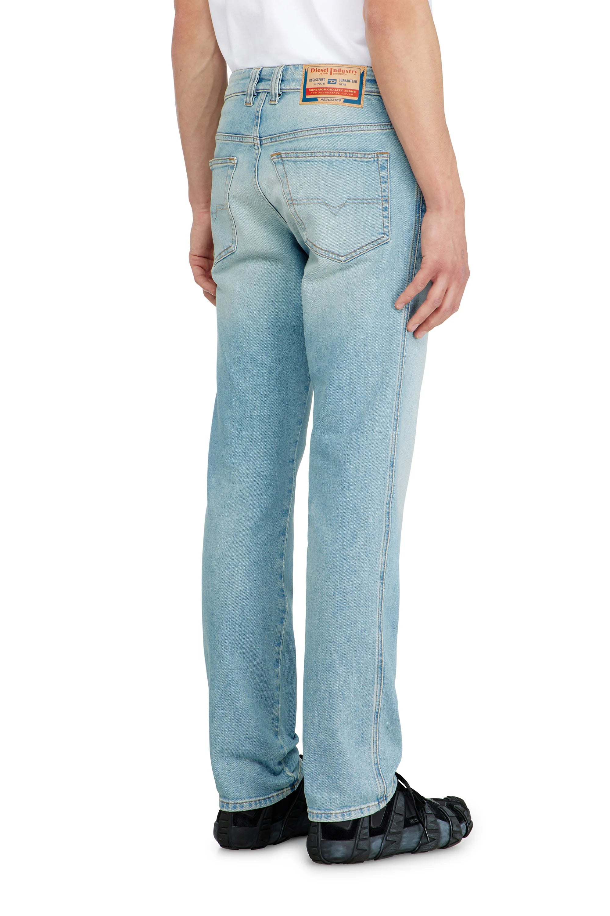 DIESEL Slim Jeans Regular Waist 1993 D-Vyl