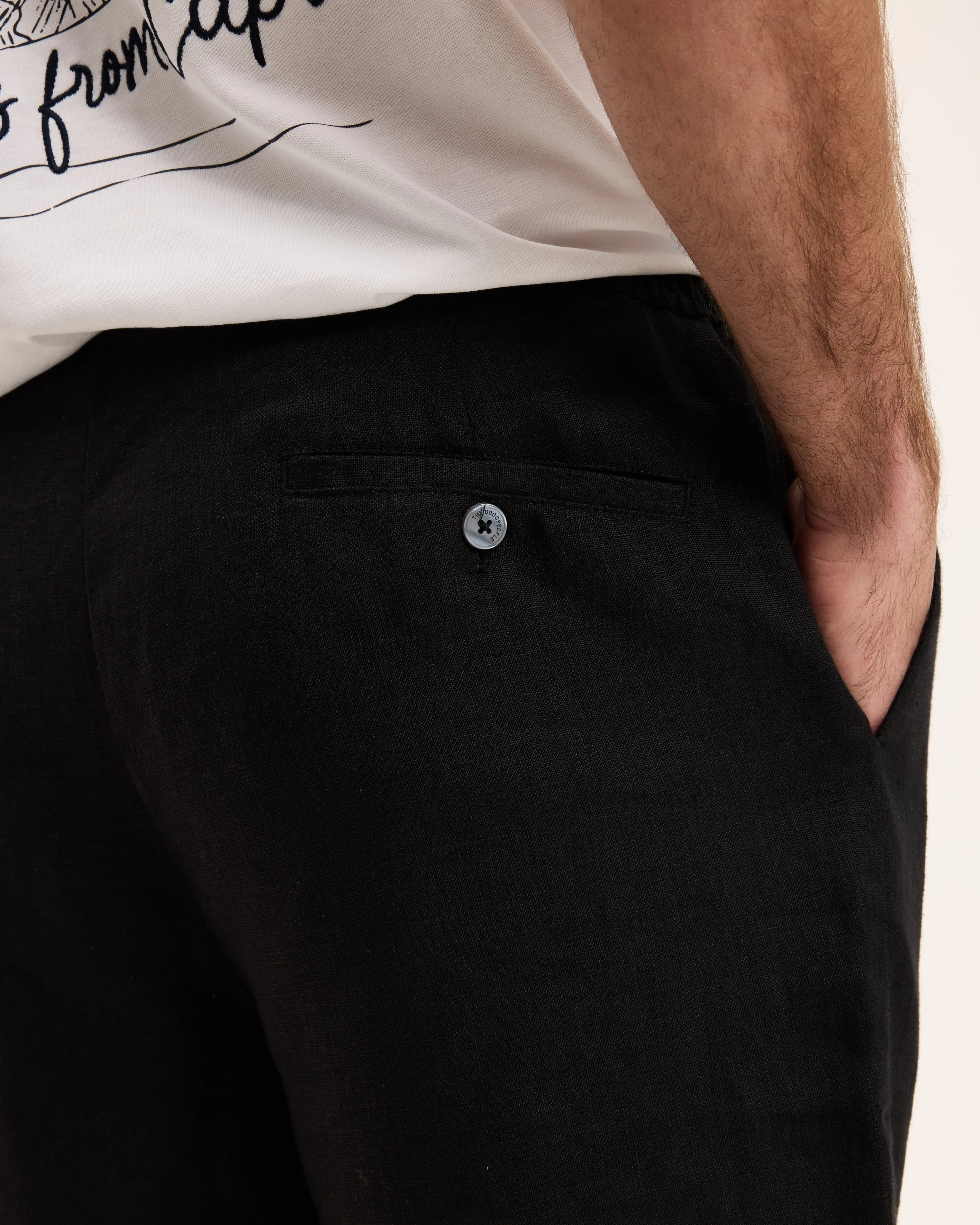 GOOD PEOPLE Hlin Linen Shorts Black