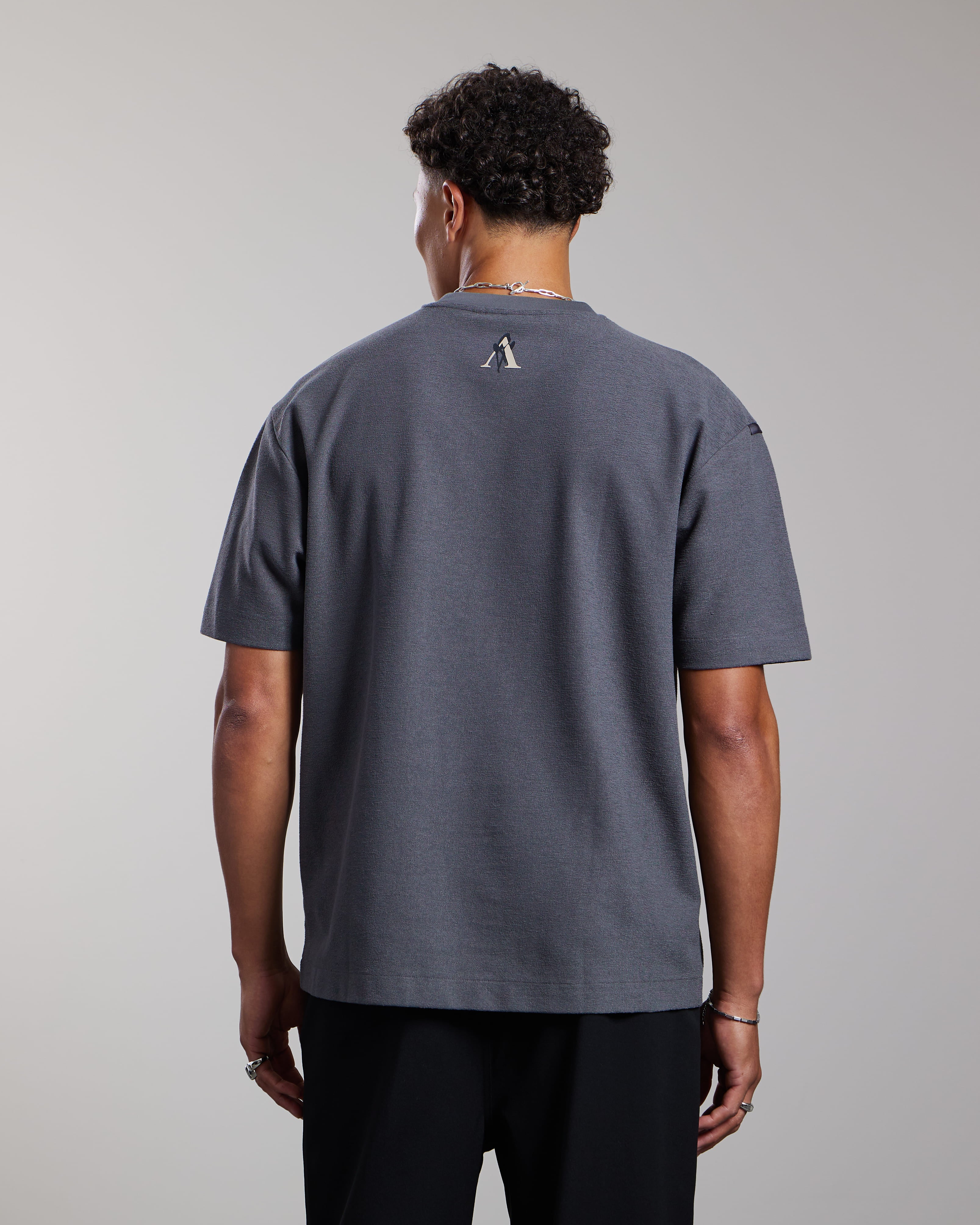 AEDEN HIRO TEE RAVEN
