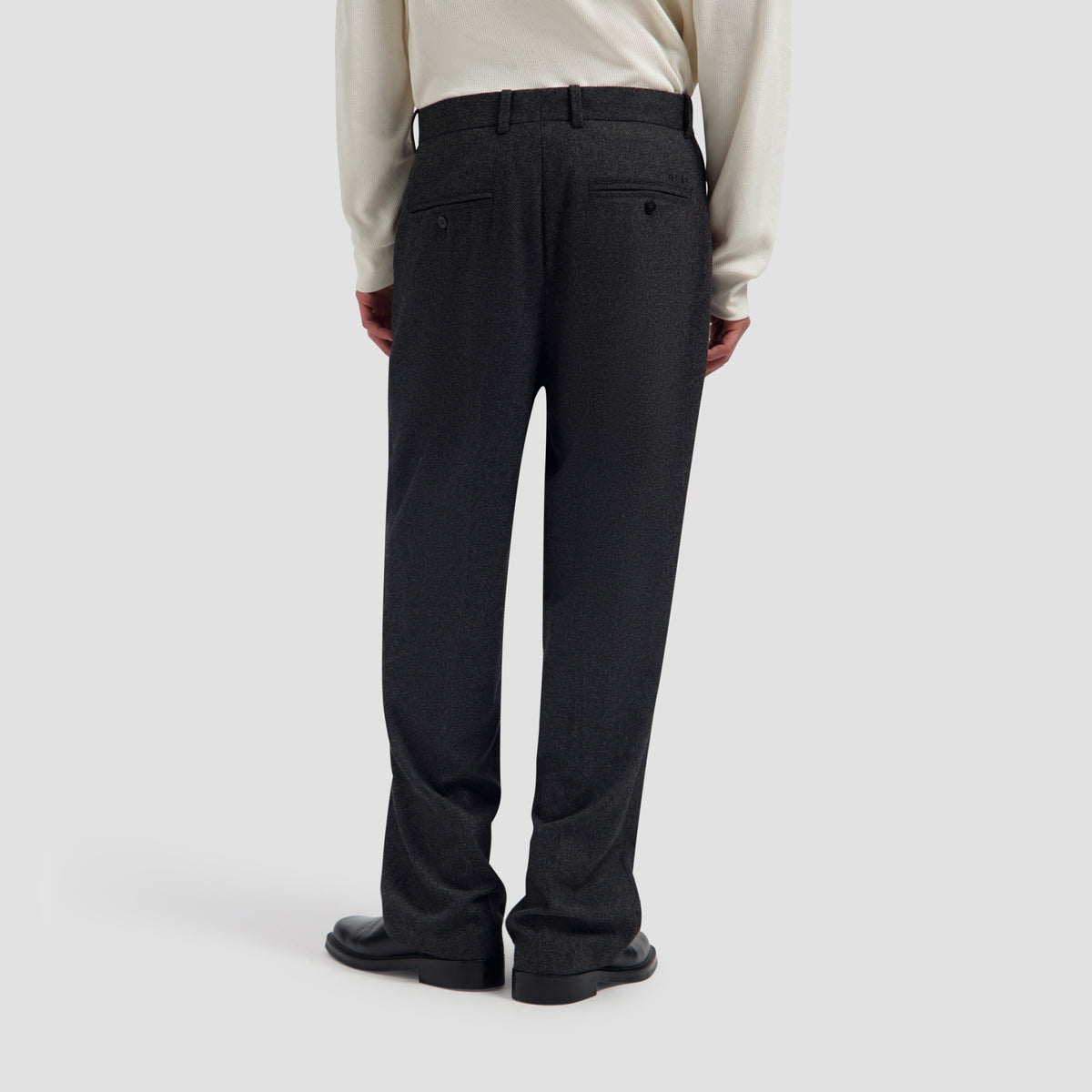 OLAF HERRINGBONE RELAXED PLEATED PANT Charcoal