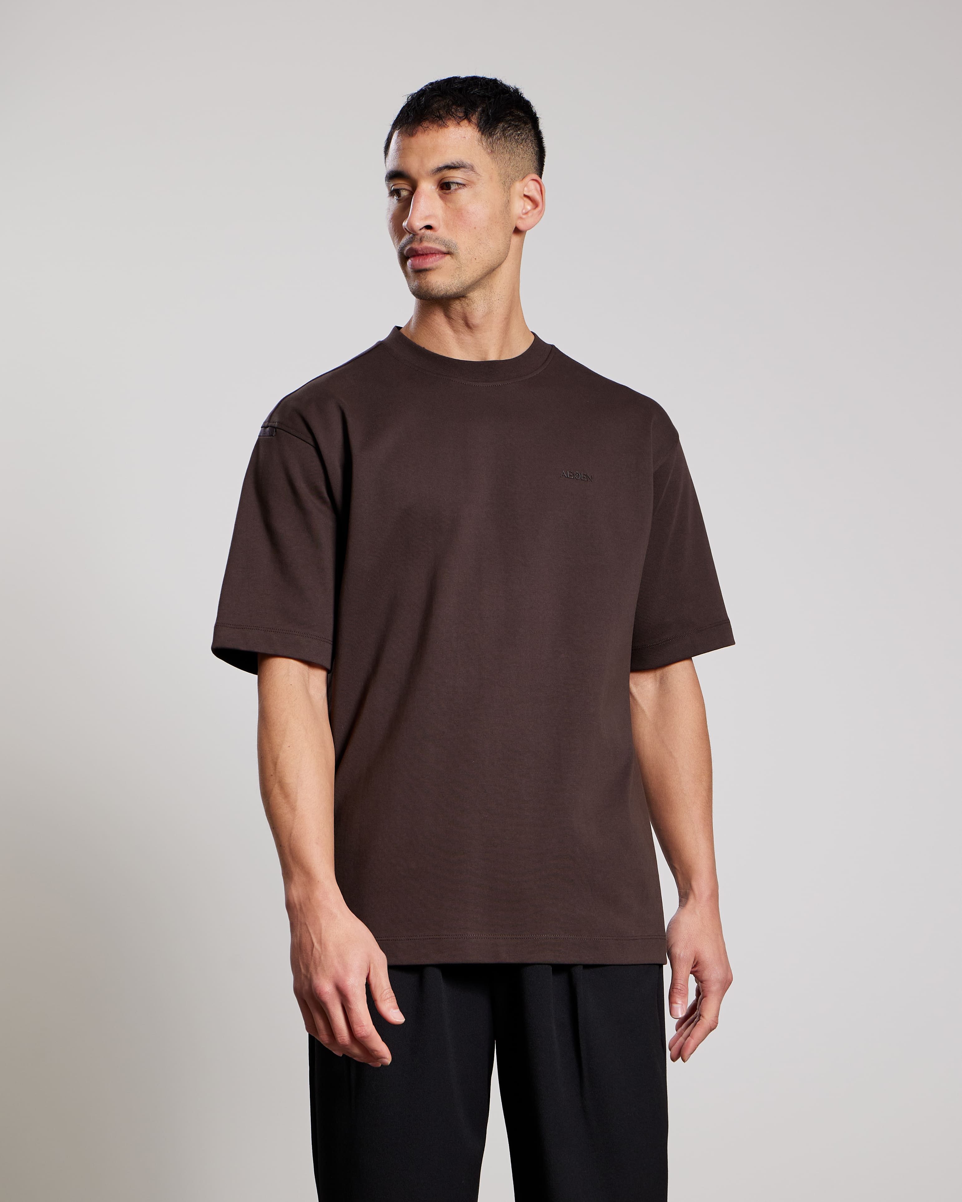 AEDEN GABBS TEE | Ganache