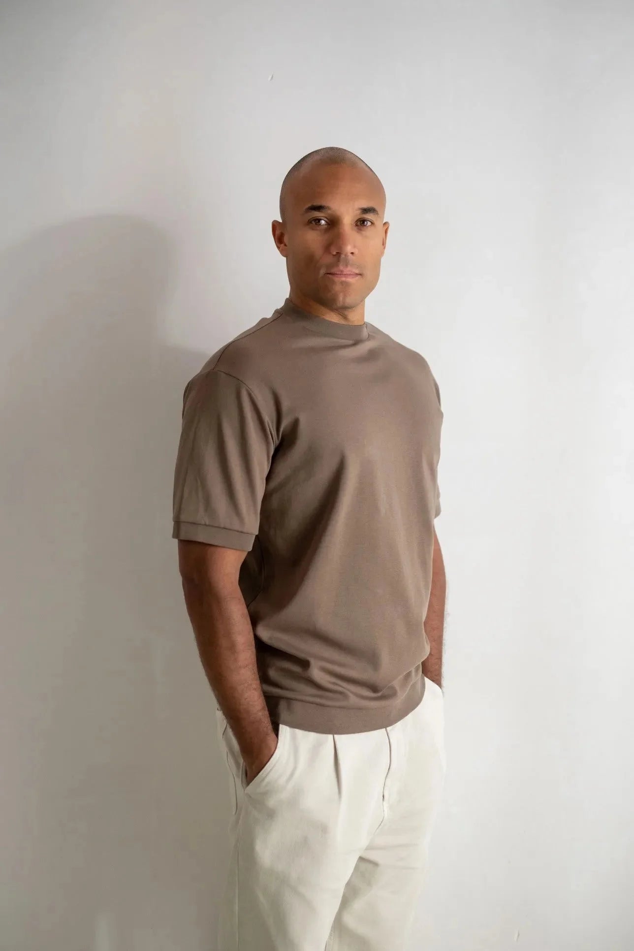 CLUB 24 TEE Club Mocha