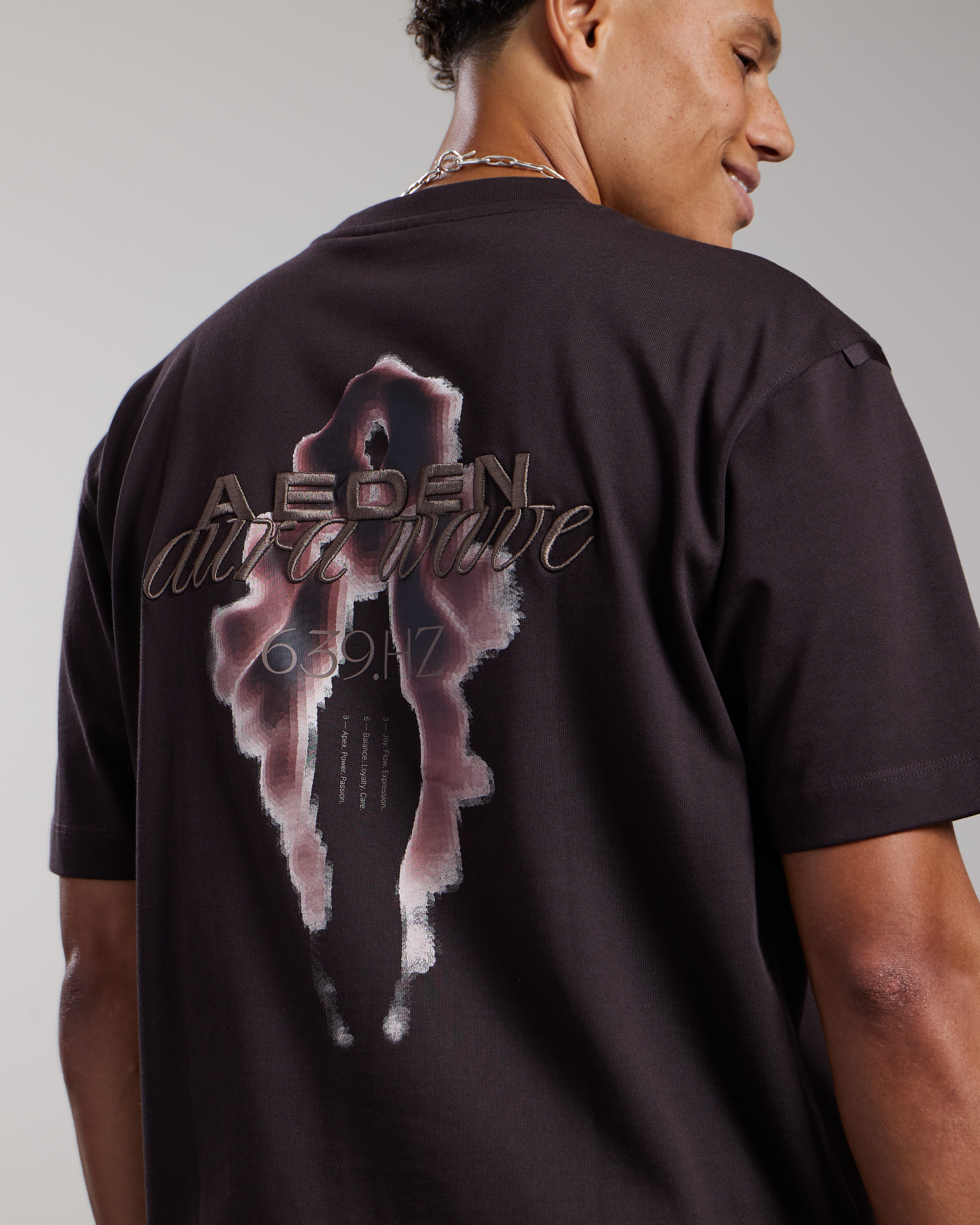 AEDEN LUCIUS TEE GANACHE