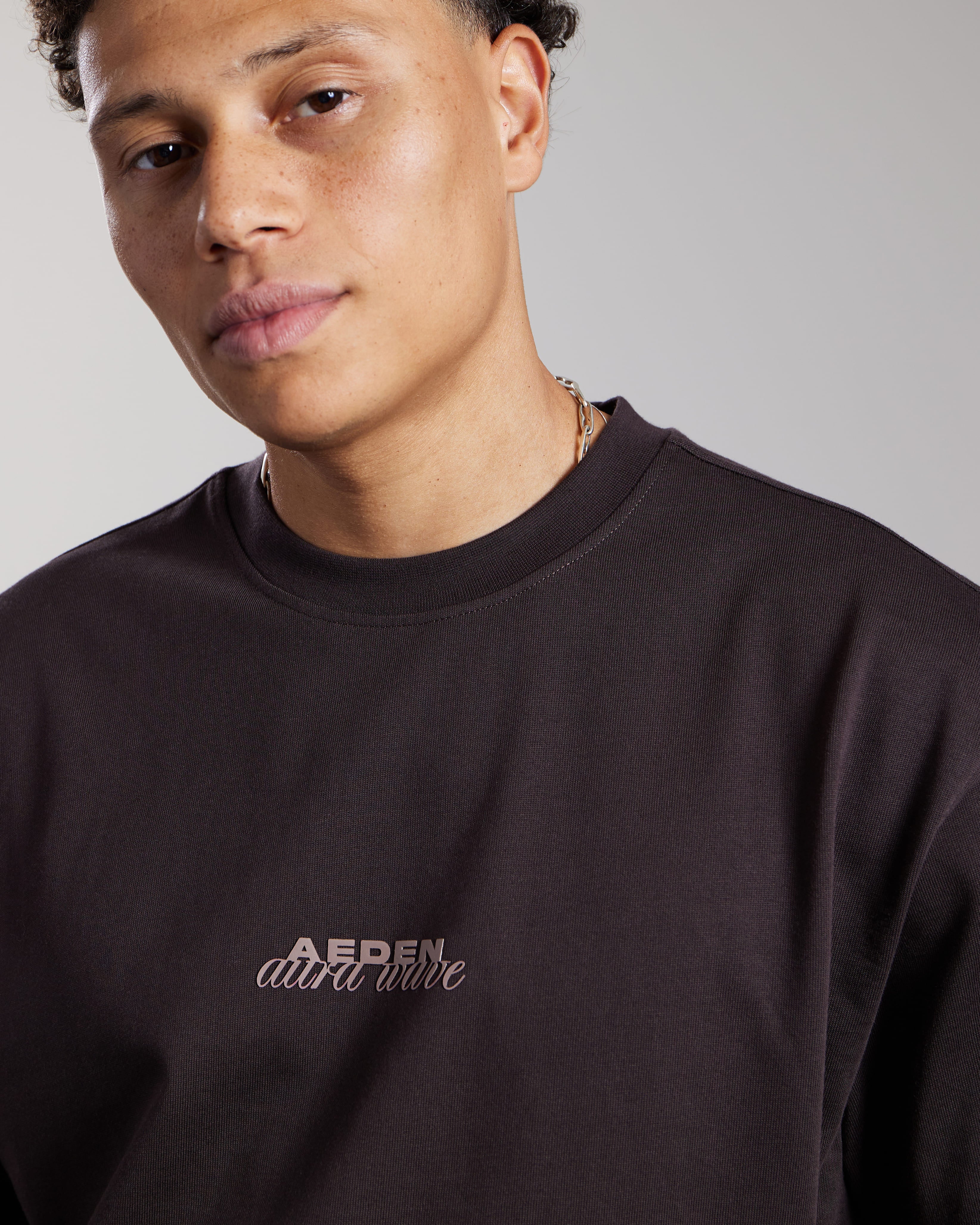 AEDEN LUCIUS TEE GANACHE