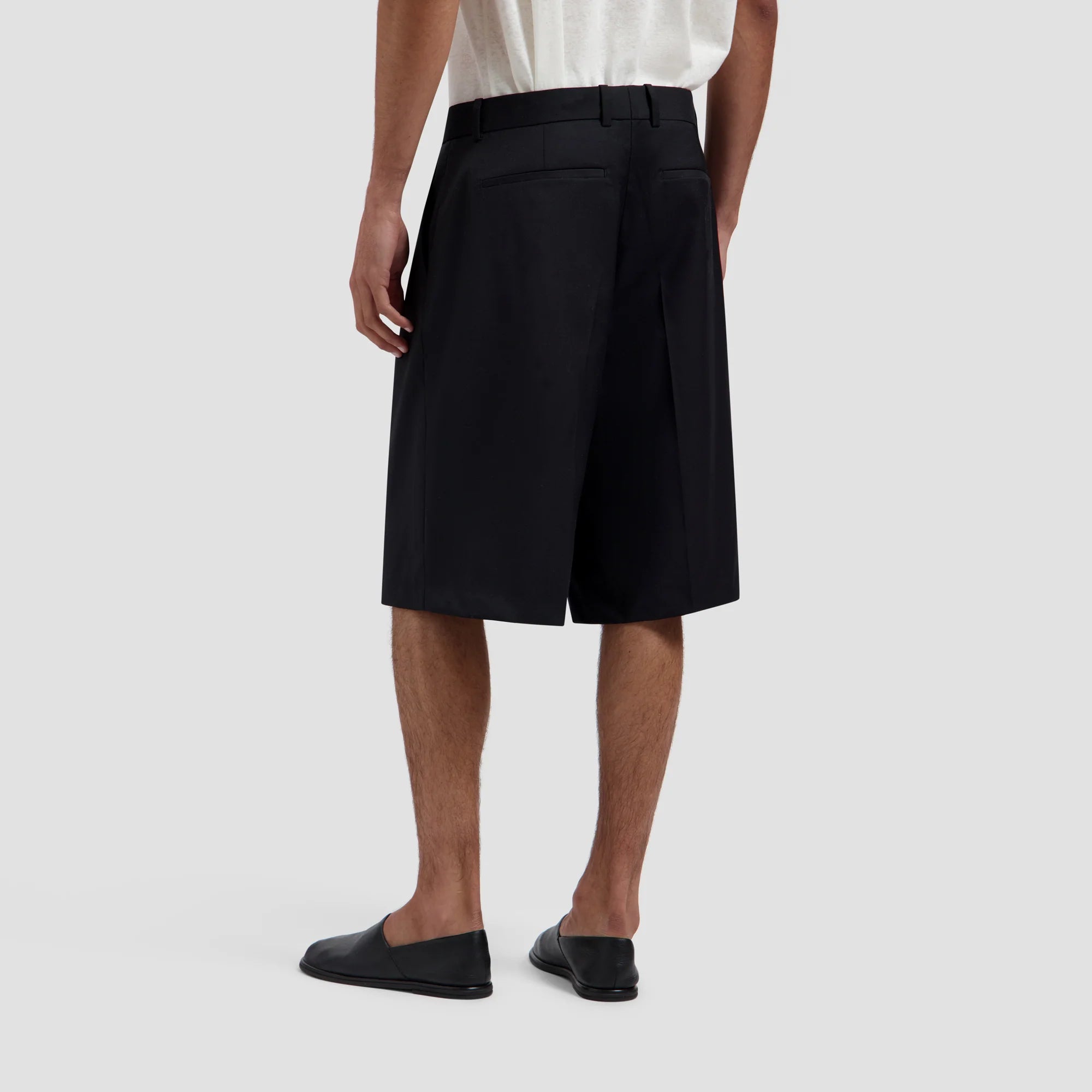 OLAF TROPICAL WOOL BLEND TAILORED SHORTS - BLACK