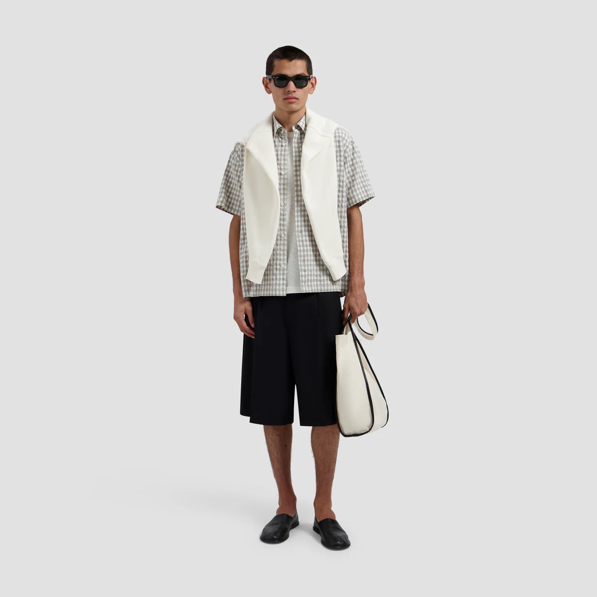 OLAF TROPICAL WOOL BLEND TAILORED SHORTS - BLACK