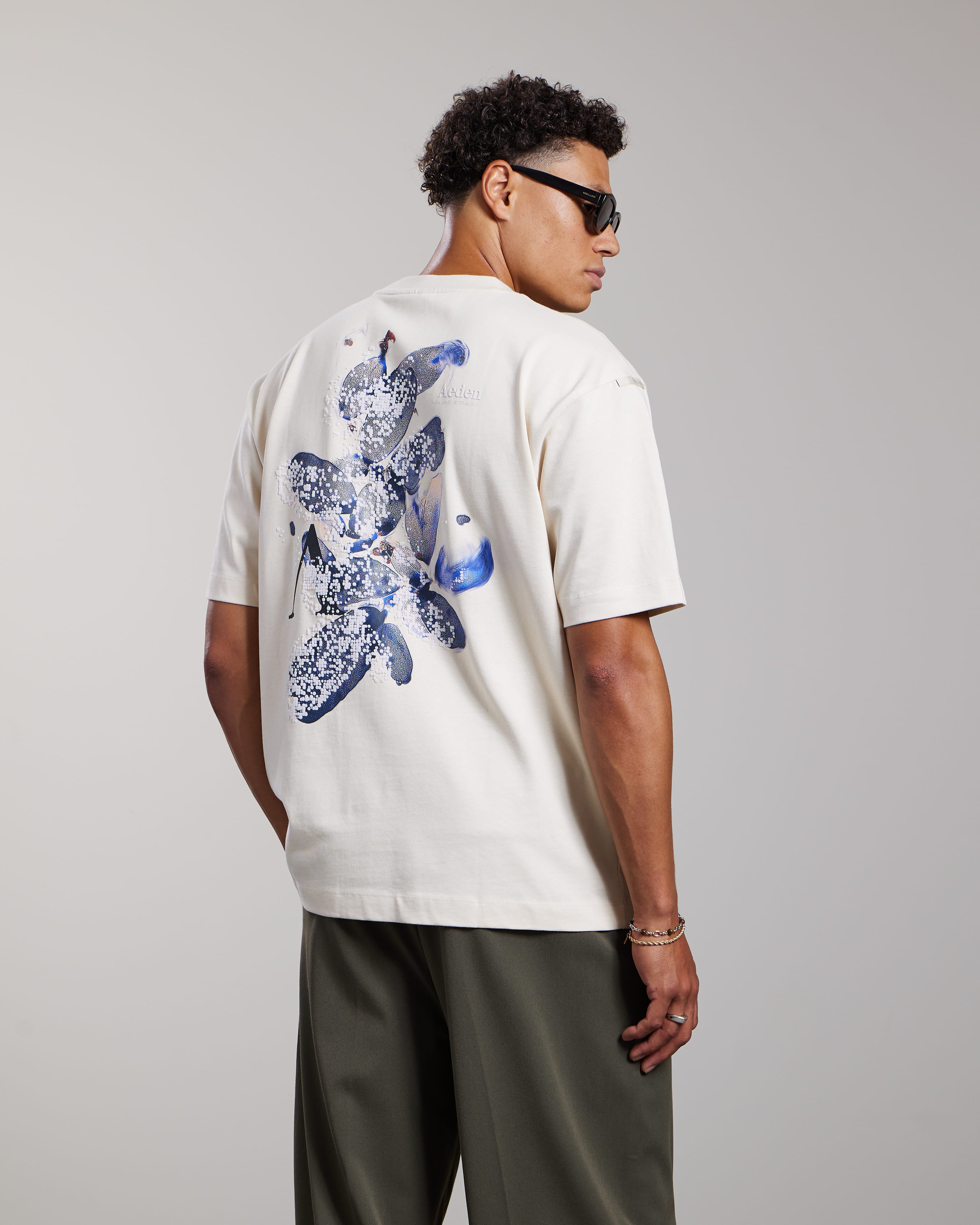 AEDEN ZAHIR TEE WHITE CAP GREY