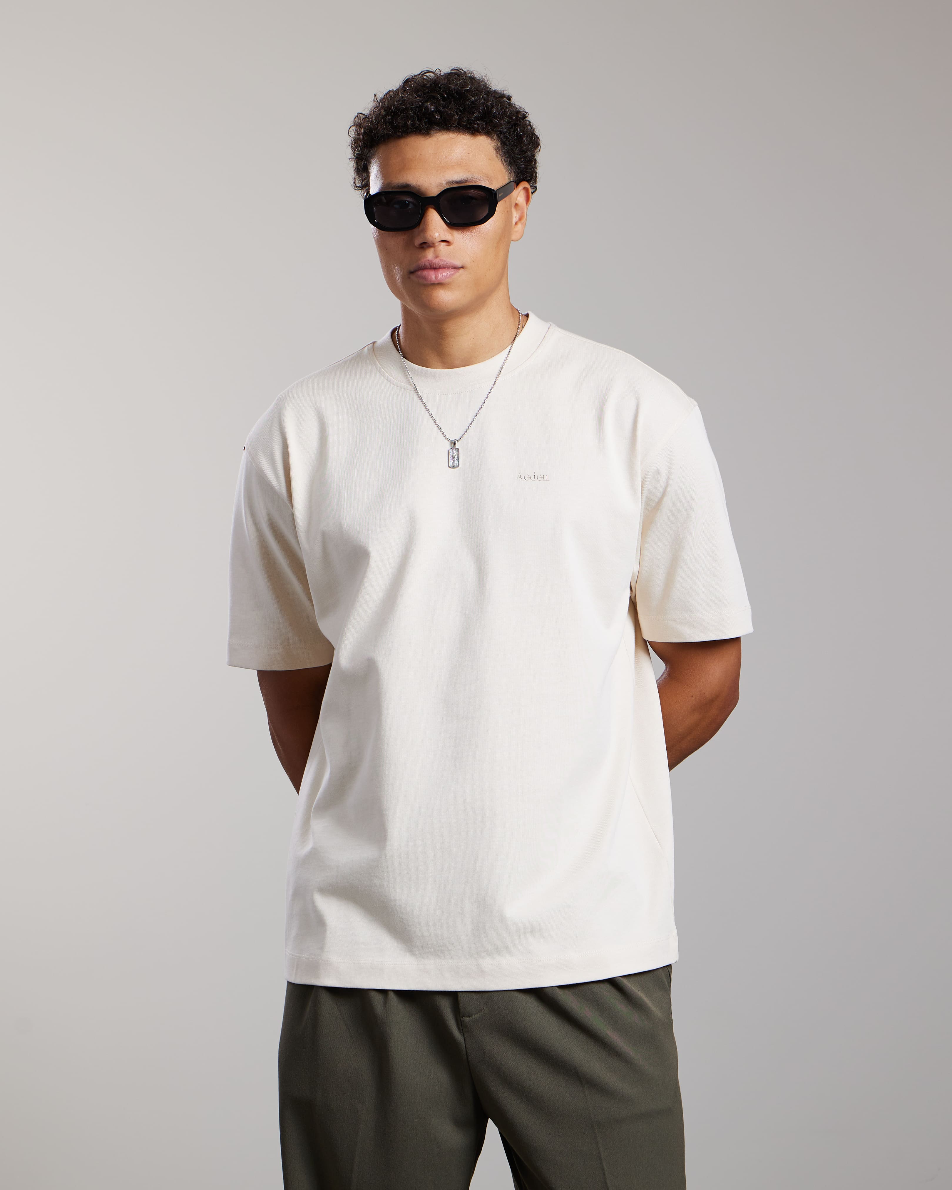 AEDEN ZAHIR TEE WHITE CAP GREY