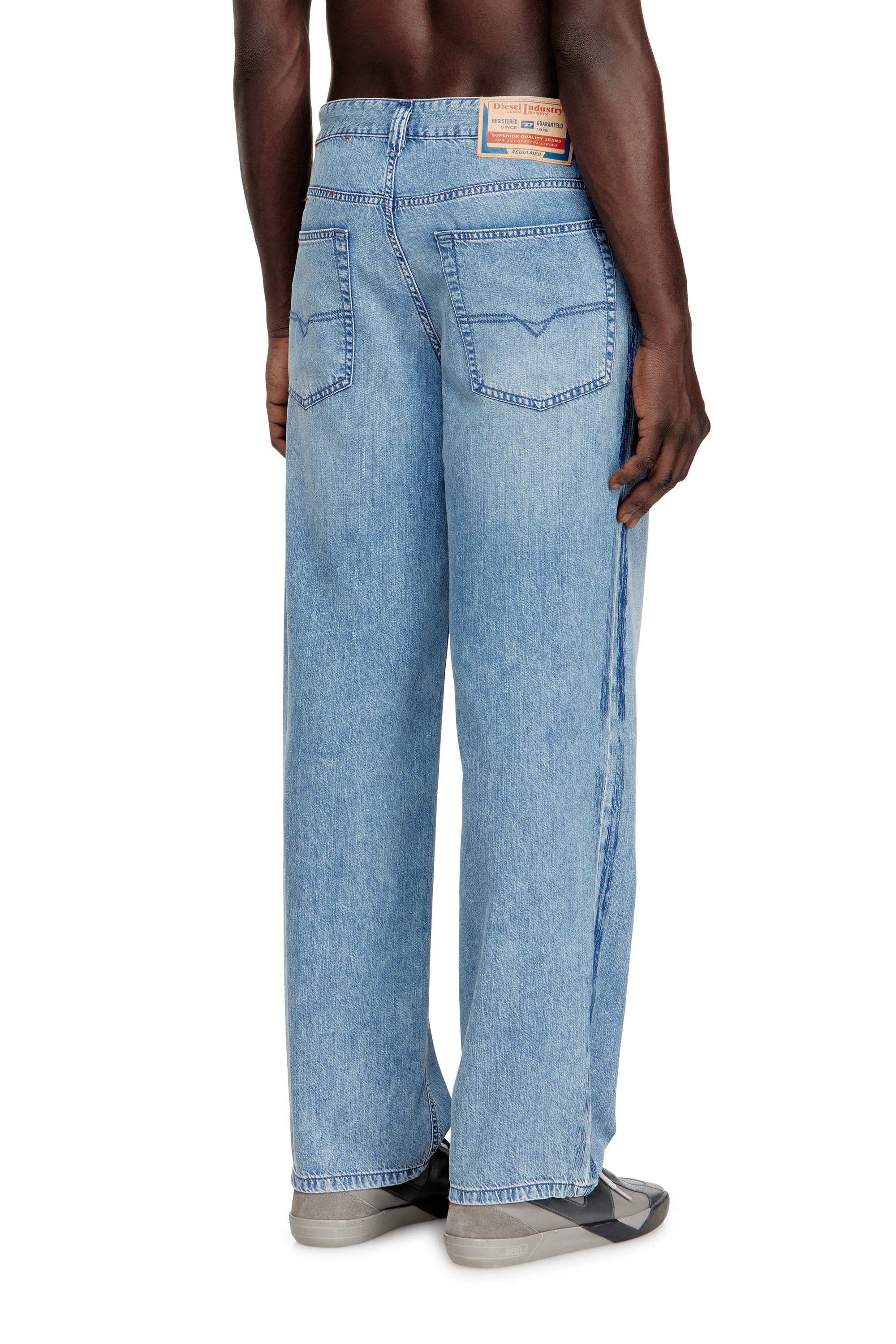 DIESEL Relaxed Jeans Low Waist 2001 D-MACRO