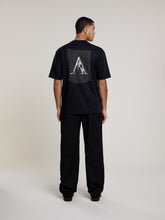Afbeelding in Gallery-weergave laden, AEDEN JUKE TEE | BLACK