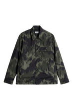 Afbeelding in Gallery-weergave laden, J.LINDEBERG NILE PRINT PADDED OVERSHIRT | WARP FOREST L