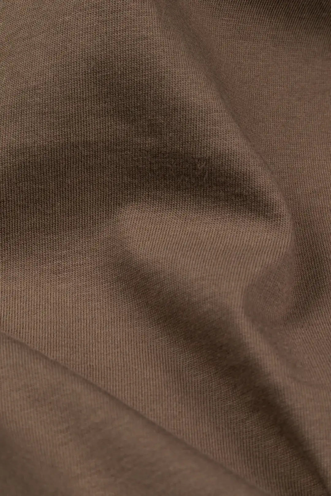 CLUB 24 FREEDOM FIT LITE TEE | CLUB MOCHA