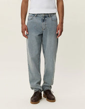 Afbeelding in Gallery-weergave laden, LES DEUX Ryder Washed Denim Pants Light Indigo Wash
