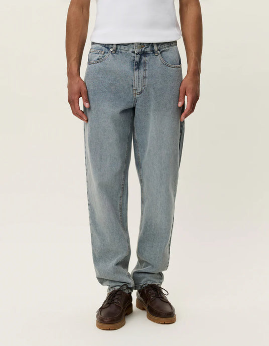 LES DEUX Ryder Washed Denim Pants Light Indigo Wash