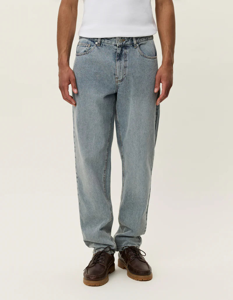 LES DEUX Ryder Washed Denim Pants Light Indigo Wash
