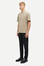 Afbeelding in Gallery-weergave laden, SAMSOE SAMSOE ODIN T-SHIRT 11600 Greige