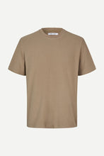 Afbeelding in Gallery-weergave laden, SAMSOE SAMSOE ODIN T-SHIRT 11600 Greige