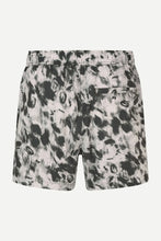 Afbeelding in Gallery-weergave laden, SAMSOE SAMSOE MOSES SWIM SHORTS AOP 14702 Blurred Flower Beluga