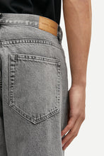 Afbeelding in Gallery-weergave laden, SAMSOE SAMSOE SAEDDIE JEANS 15440 Frosted
