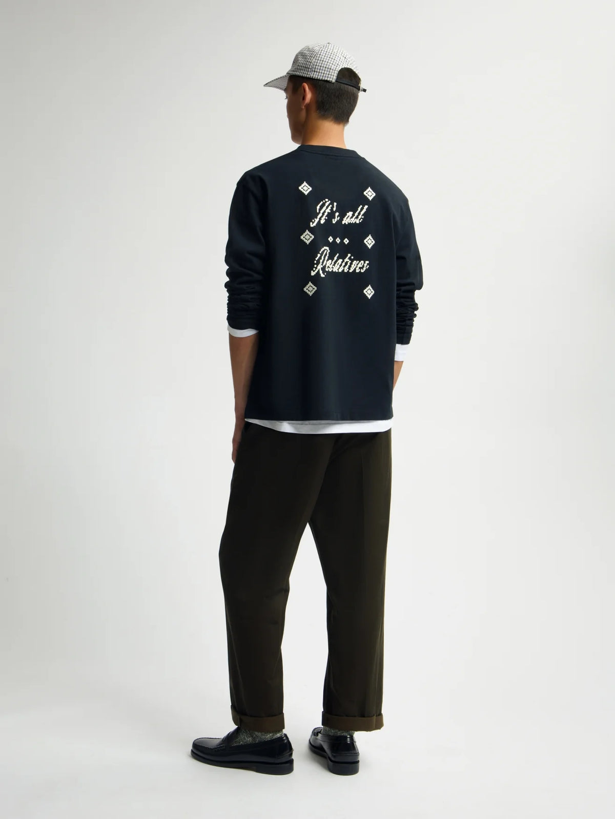 OLAF IT’S ALL RELATIVES LS TEE Black