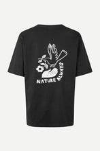Afbeelding in Gallery-weergave laden, SAMSOE SANATURE T-SHIRT 11725 Black Nature