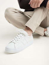 Afbeelding in Gallery-weergave laden, NUBIKK JAGGER MORRIS WHITE