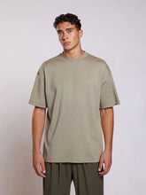 Afbeelding in Gallery-weergave laden, AEDEN MICKEY TEE | VETIVER