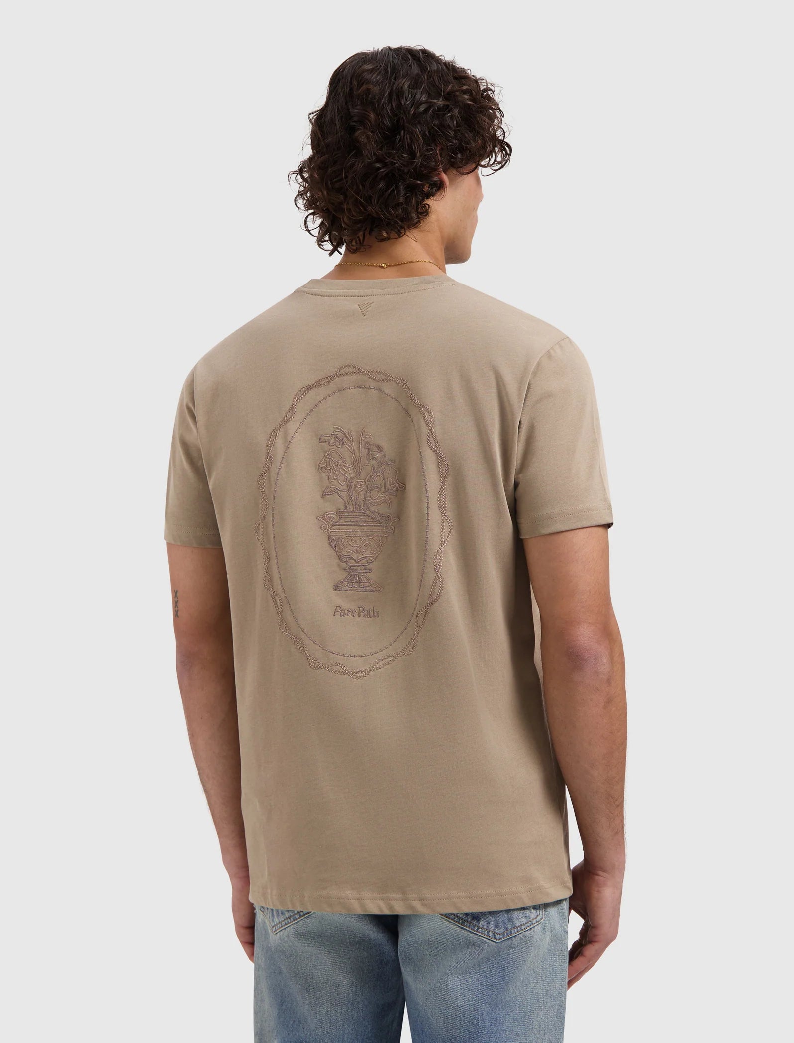 PURE PATH EMBROIDERED VASE T-SHIRT Taupe