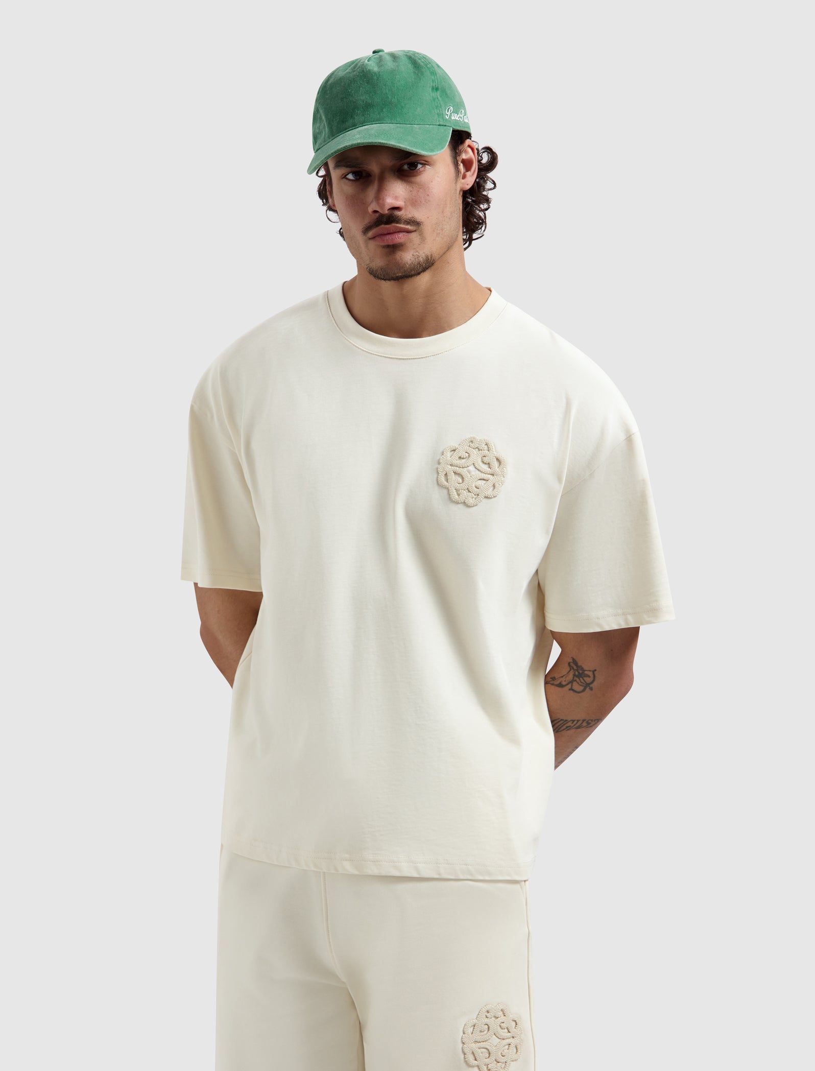 PURE PATH EMBLEM BADGE T-SHIRT Ecru