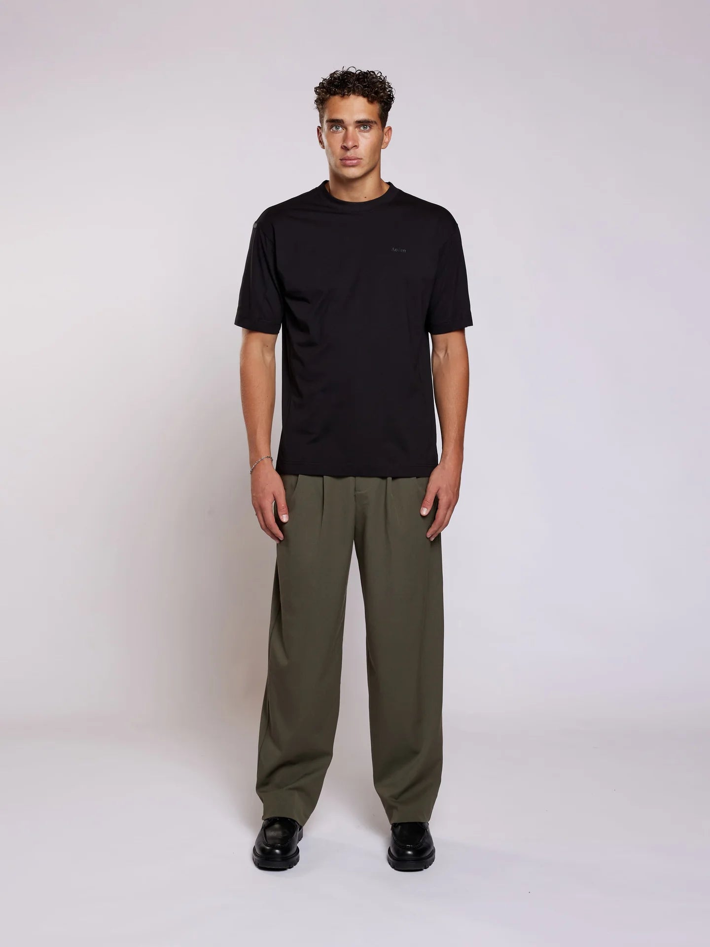 FOREO TEE | DEEP BLACK