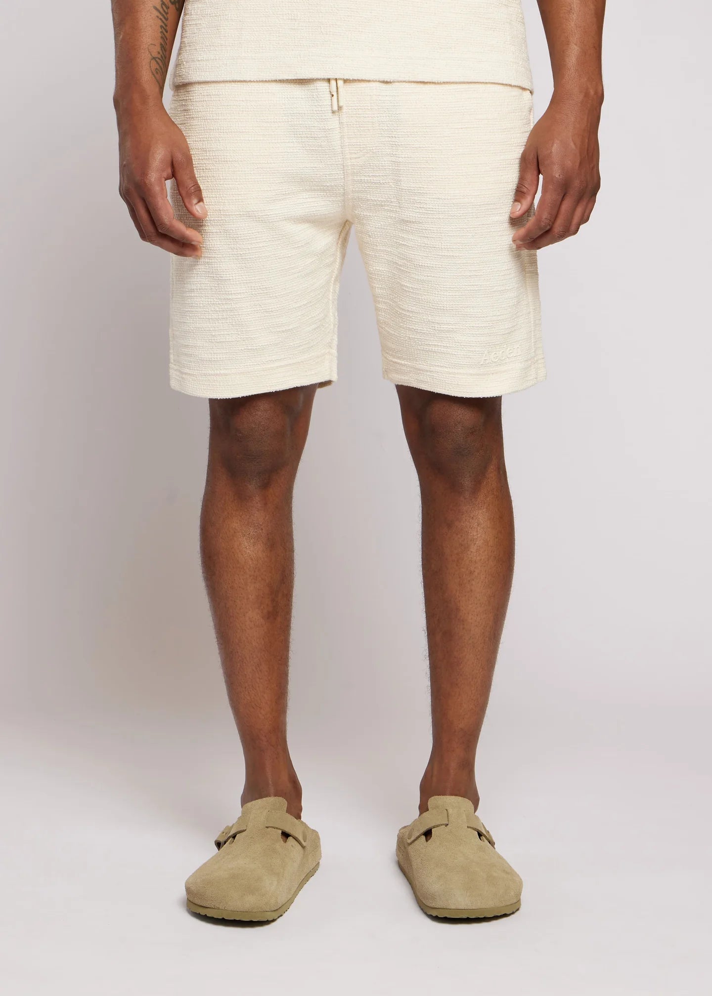 AEDEN HUGO SHORTS | OFF-WHITE