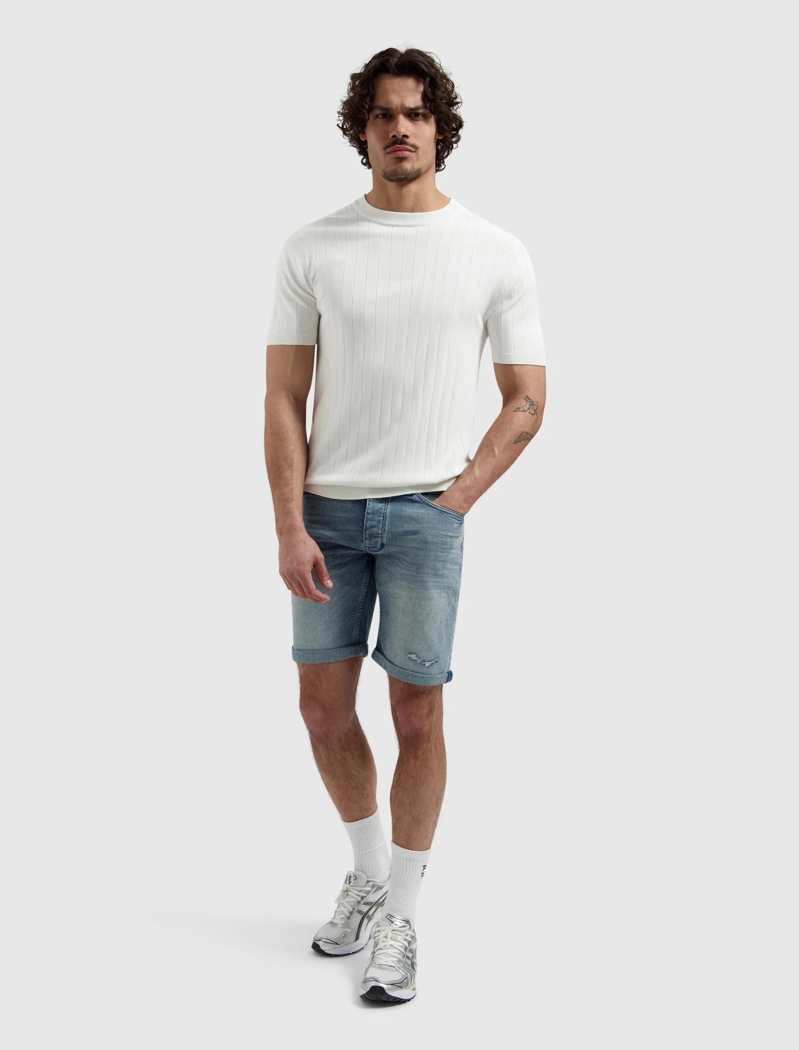 THE MILES SLIM FIT SHORT W1622