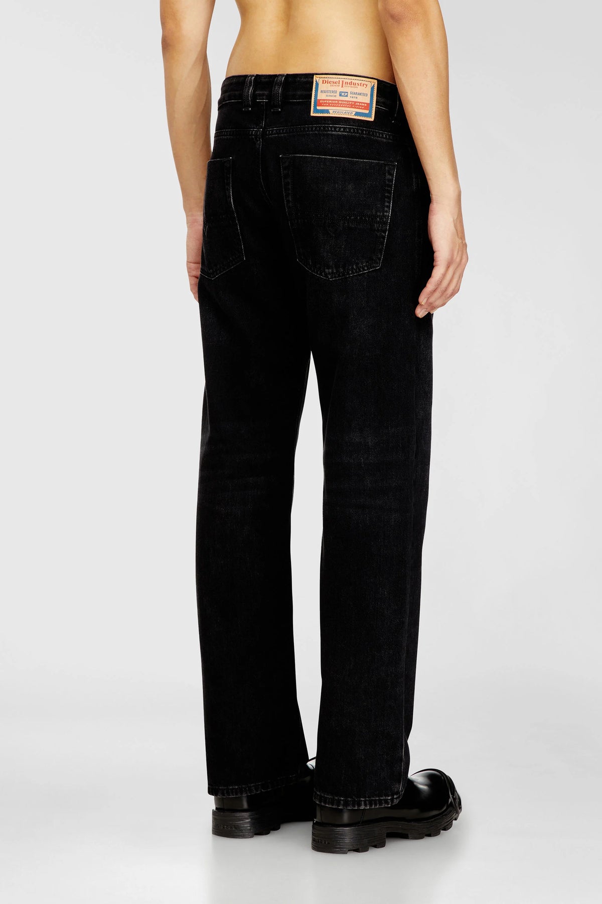 DIESEL RELAXED JEANS REGULAR WAIST 1980 D-EEPER | BLACK