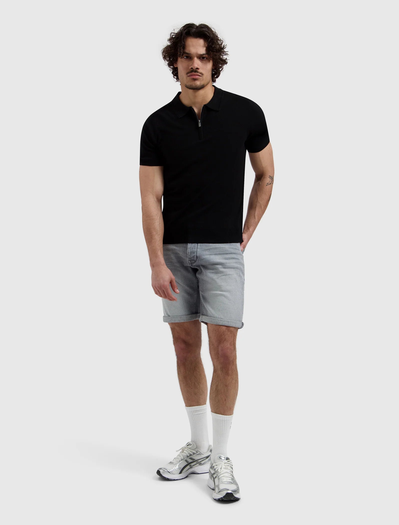 THE MILES SLIM FIT SHORT W1605