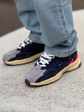 Afbeelding in Gallery-weergave laden, MERCER The Re-Run Suede 2000 Navy