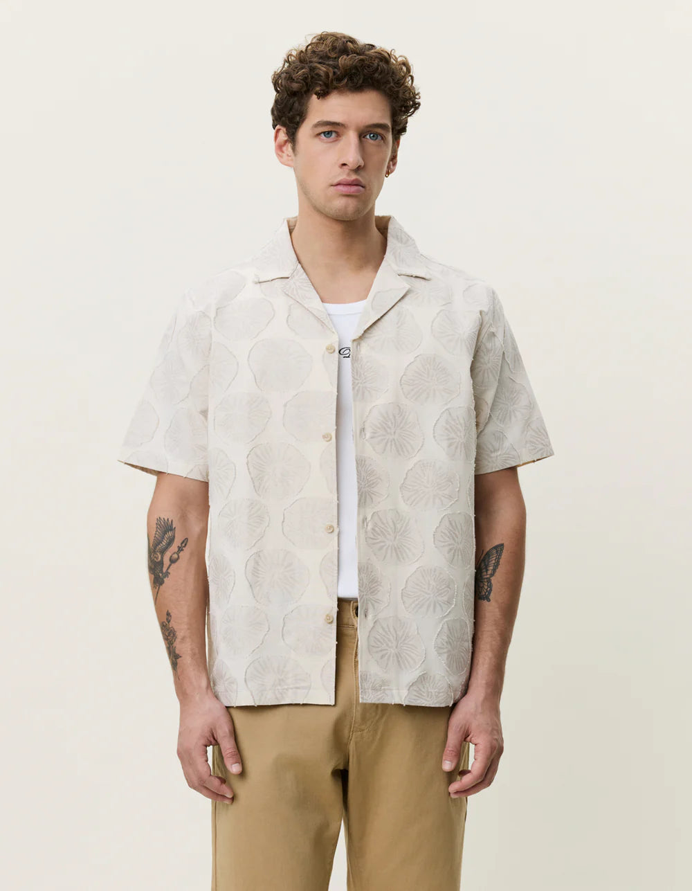 LES DEUX Dahlia Jacquard SS Shirt Light Sand