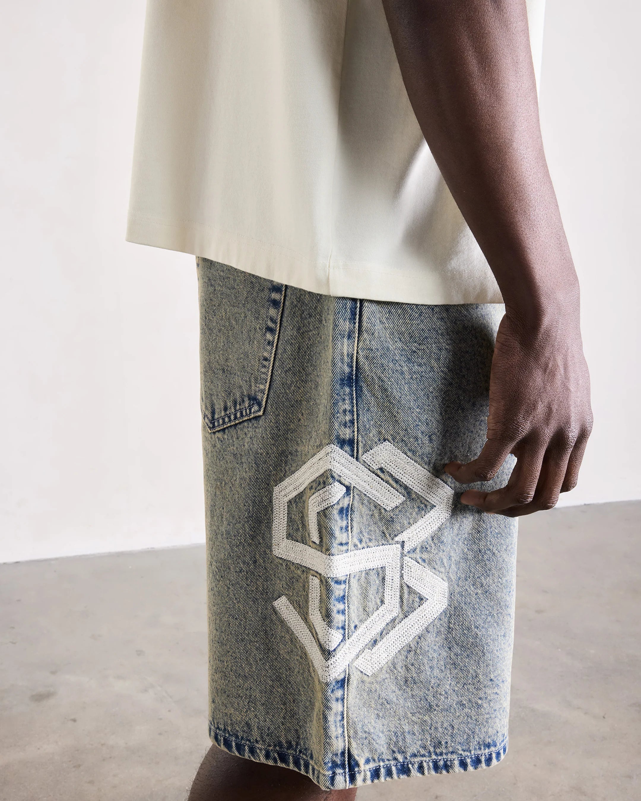 SAINT BLANC WASHED DENIM SHORT
