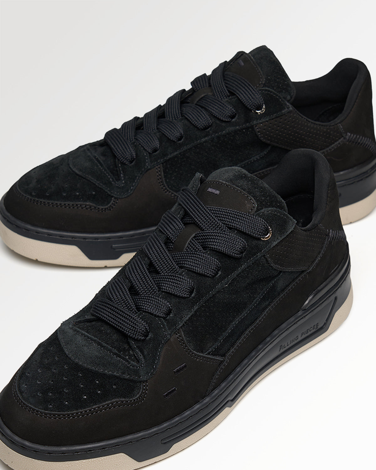 FILLING PIECES CRUISER SUEDE Black